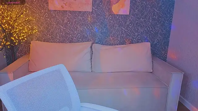  Kiki angel  online show from 14, 5, 2026