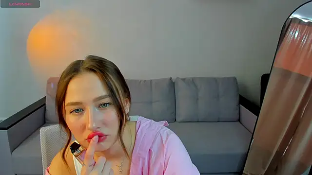  Kiki angel  online show from 2, 6, 2026