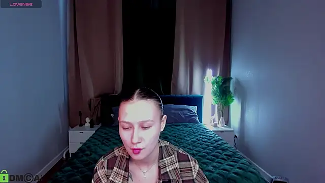  Kiki angel  online show from 13, 4, 2026