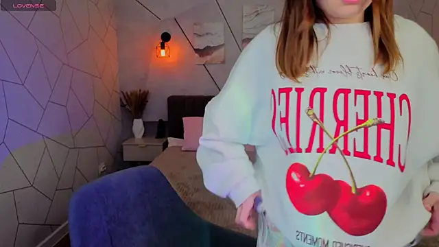  Kiki angel  online show from 11, 4, 2026