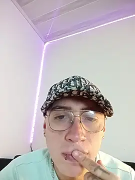 Snapshot of Emmanuel_Lust chatting on 17, 2, 2026 Emmanuel Lust online show from 17, 2, 2026