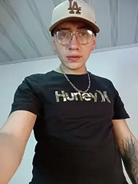 Snapshot of Emmanuel_Lust chatting on 18, 2, 2026 Emmanuel Lust online show from 18, 2, 2026