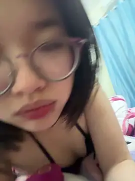 Snapshot of Alicia-a chatting on 4, 3, 2026 Alicia-a online show from 4, 3, 2026