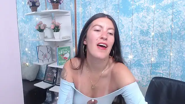 HannaOwen  online show from 24, 3, 2026