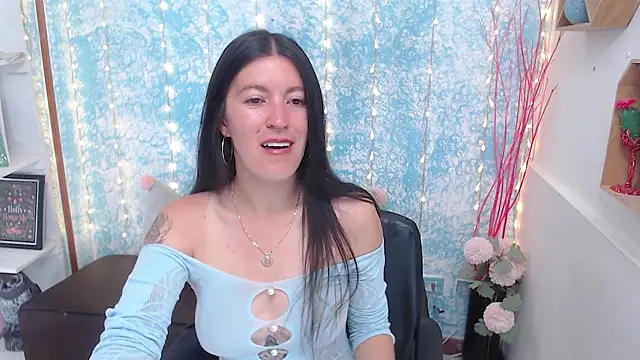 Snapshot of HannaOwen_ chatting on 4, 3, 2026 HannaOwen online show from 4, 3, 2026