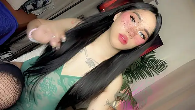 Kelly Mckinney online show from 22, 6, 2026