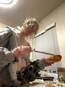 Snapshot of Marilynxo chatting on 15, 2, 2026 Marilynxo online show from 15, 2, 2026