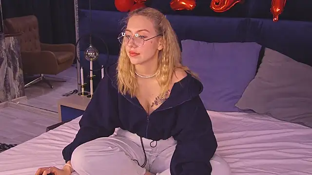 LovelyMiley online show from 14, 2, 2026