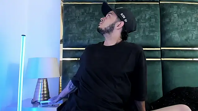 GaelyCoral online show from 8, 4, 2026