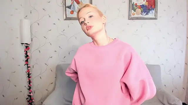 Snapshot of LolaStusse chatting on 15, 2, 2026 LolaStusse online show from 15, 2, 2026