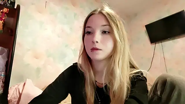 TiaBIanks online show from 8, 4, 2026