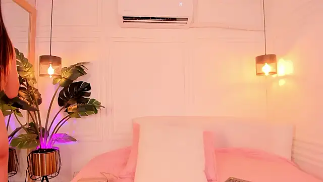 Nicole Whittee online show from 26, 2, 2026