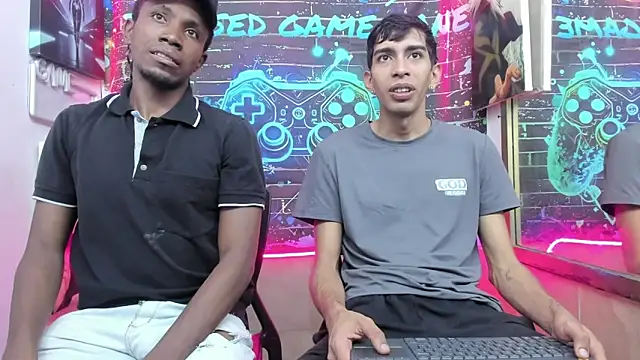 Jeanpieroo26 online show from 11, 4, 2026