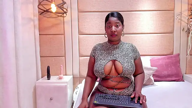 Snapshot of AprilMonroe chatting on 27, 2, 2026 AprilMonroe online show from 27, 2, 2026