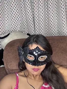 raavigirl online show from 14, 5, 2026