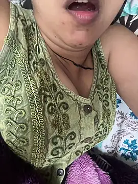 Snapshot of raavigirl chatting on 7, 7, 2026 raavigirl online show from 7, 7, 2026