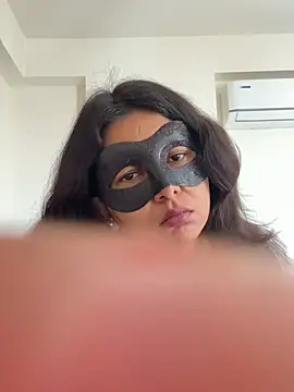 raavigirl online show from 3, 4, 2026