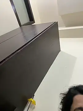 raavigirl online show from 13, 3, 2026