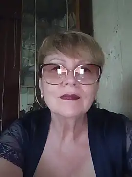 Snapshot of SophieBurns chatting on 2, 7, 2026 SophieBurns online show from 2, 7, 2026
