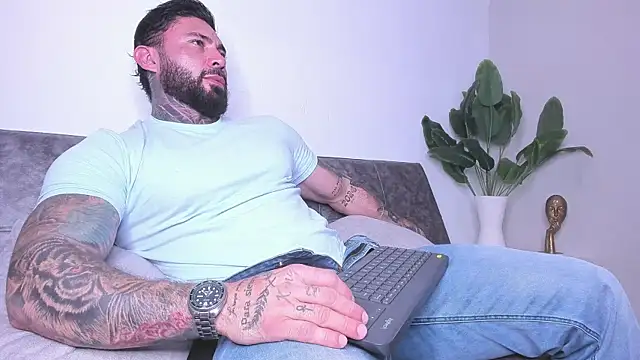 Alessrose online show from 4, 7, 2026