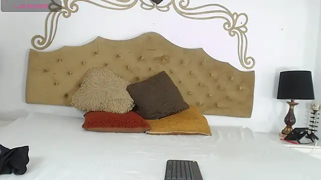 Snapshot of CloeCastillo chatting on 28, 2, 2026 CloeCastillo online show from 28, 2, 2026