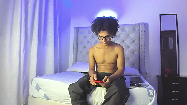 Snapshot of LatinoDark chatting on 15, 2, 2026 LatinoDark online show from 15, 2, 2026