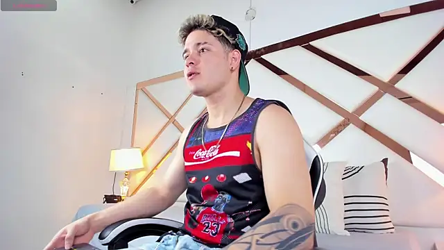 Snapshot of rayan_linxx chatting on 13, 2, 2026 rayan linxx online show from 13, 2, 2026