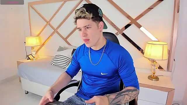 Snapshot of rayan_linxx chatting on 17, 2, 2026 rayan linxx online show from 17, 2, 2026