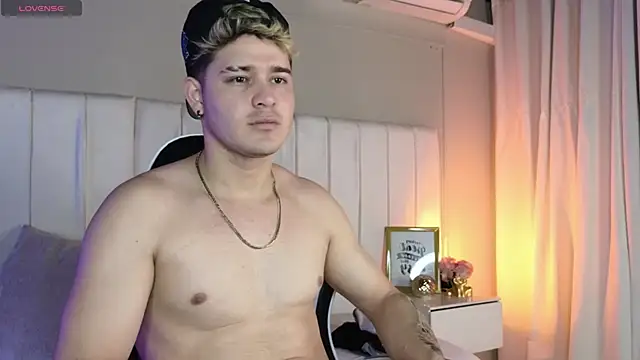 Snapshot of rayan_linxx chatting on 10, 2, 2026 rayan linxx online show from 10, 2, 2026