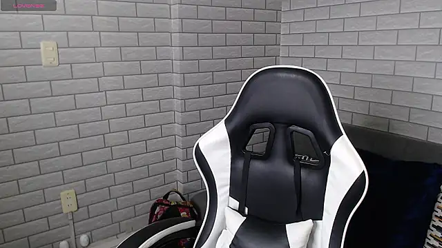 rayan linxx online show from 9, 3, 2026