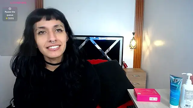 FRANCESCA LOVE  online show from 11, 3, 2026