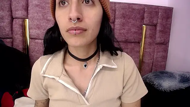 FRANCESCA LOVE  online show from 21, 5, 2026