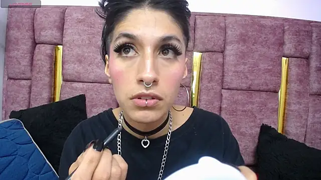 FRANCESCA LOVE  online show from 7, 4, 2026