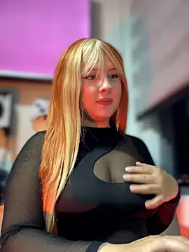 Snapshot of CharlotteUwU_ chatting on 9, 2, 2026 CharlotteUwU online show from 9, 2, 2026