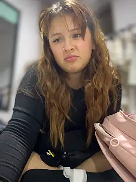 Snapshot of CharlotteUwU_ chatting on 11, 2, 2026 CharlotteUwU online show from 11, 2, 2026