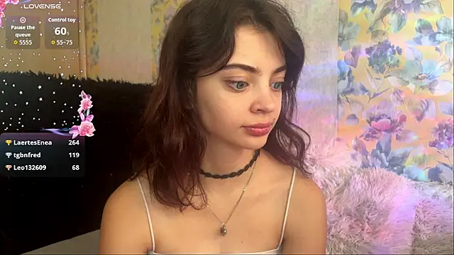 Snapshot of CassyVixen chatting on 17, 7, 2026 CassyVixen online show from 17, 7, 2026