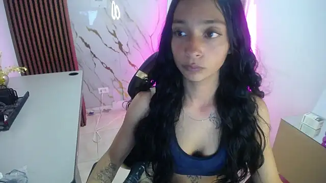 Snapshot of aylannyy_m chatting on 8, 5, 2026 aylannyy m online show from 8, 5, 2026
