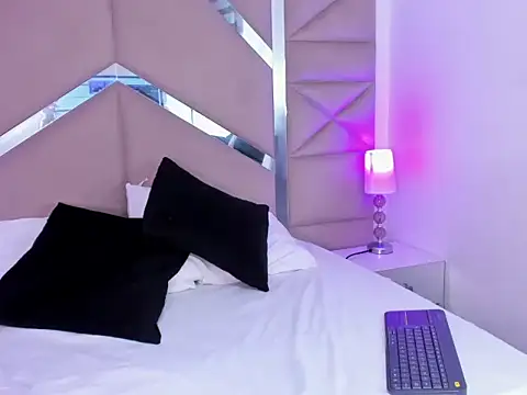 Katia  Hott online show from 16, 4, 2026