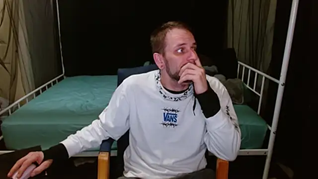 Snapshot of cguffey2284 chatting on 25, 2, 2026 cguffey2284 online show from 25, 2, 2026