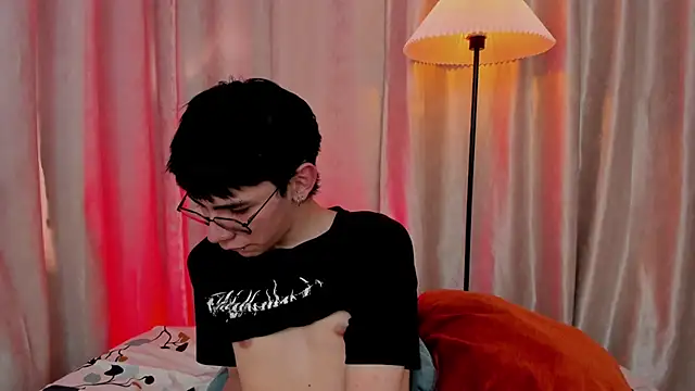 Snapshot of Demian_Hush chatting on 21, 2, 2026 Demian Hush online show from 21, 2, 2026