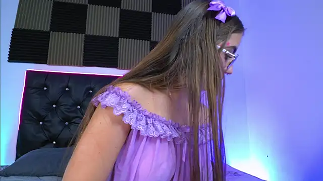 Annie Peach online show from 12, 7, 2026