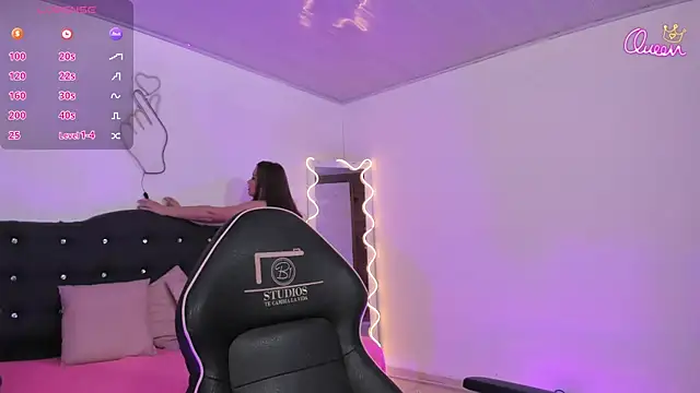 LUNAKITTY TAY online show from 14, 4, 2026