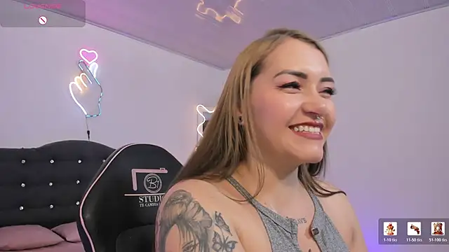 LUNAKITTY TAY online show from 4, 6, 2026