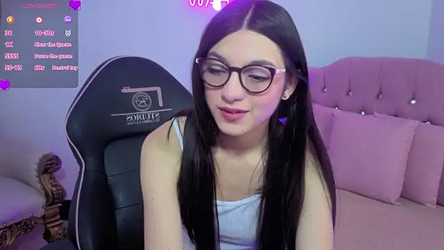 MAHYRA TAY online show from 16, 4, 2026