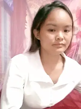 Snapshot of Luminana chatting on 8, 7, 2026 Luminana online show from 8, 7, 2026