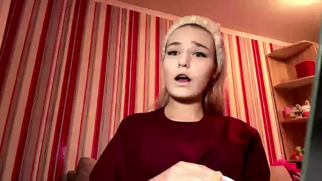 Snapshot of MiaBerlateen chatting on 16, 2, 2026 MiaBerlateen online show from 16, 2, 2026