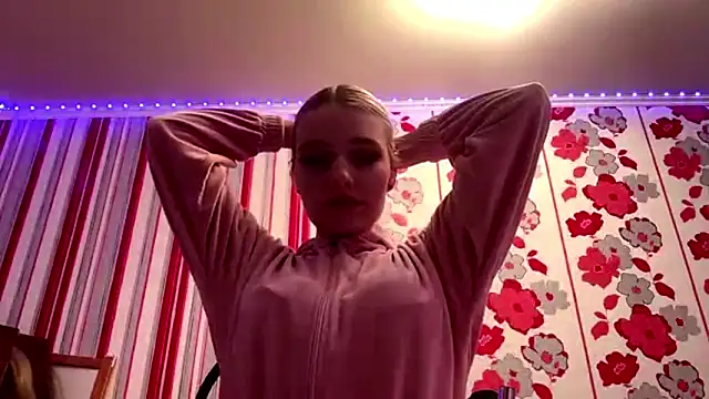 Snapshot of MiaBerlateen chatting on 11, 2, 2026 MiaBerlateen online show from 11, 2, 2026