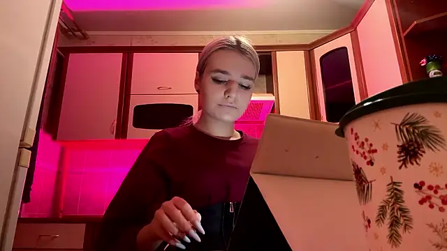 Snapshot of MiaBerlateen chatting on 18, 2, 2026 MiaBerlateen online show from 18, 2, 2026