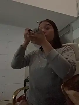 Emily Harpeer online show from 28, 5, 2026