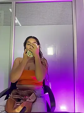 Emily Harpeer online show from 24, 5, 2026